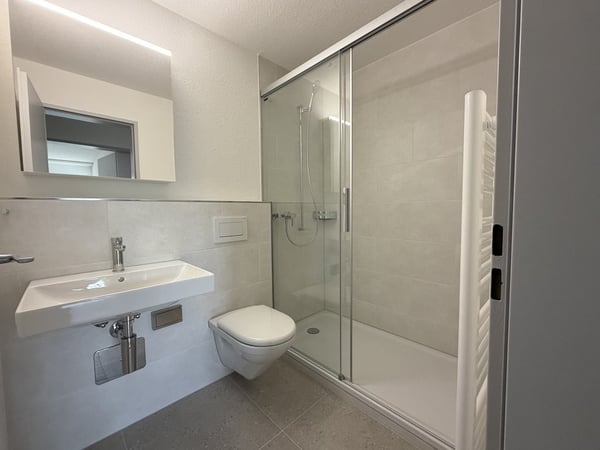 Frisch sanierte 4.5-Zimmer-Wohnung 6.OG im Herzen von Ostermundigen 6