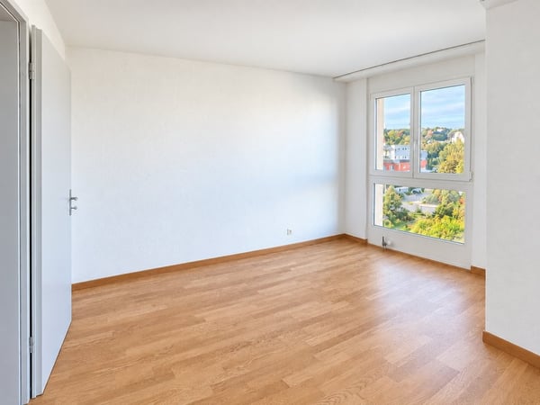 Frisch sanierte 4.5-Zimmer-Wohnung 6.OG im Herzen von Ostermundigen 3