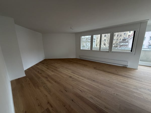 Frisch renoviert und stilvoll umgestaltet - wohnen wie im Neubau! 2