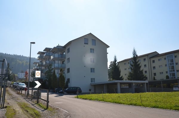 Aussenparkplatz mit Abdeckung zu vermieten 2
