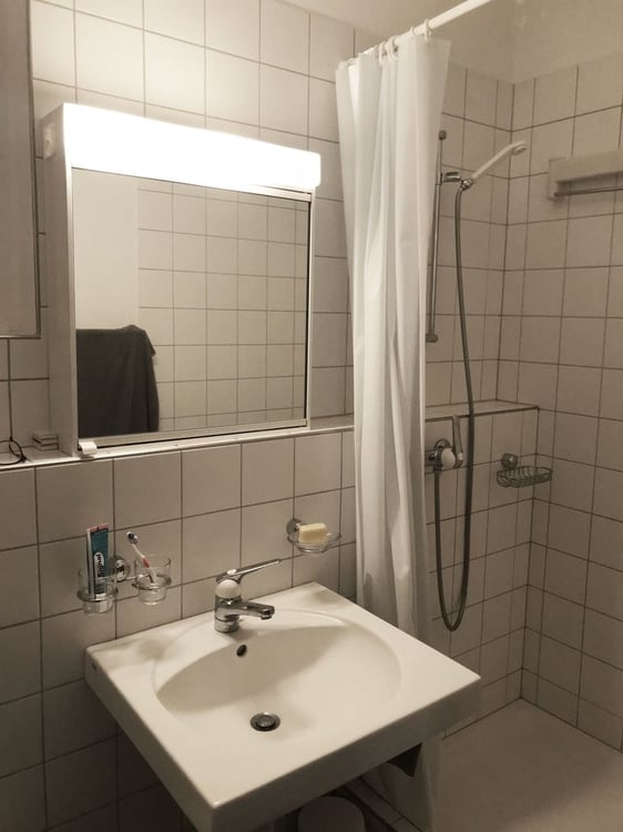 charmante 2.5 Zimmer Altbauwohnung 9