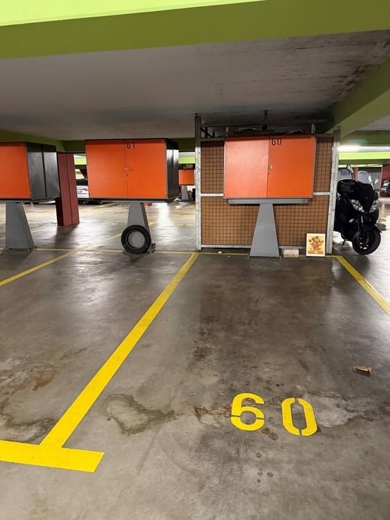 Bei uns steht Ihr Fahrzeug im Trockenen! 3