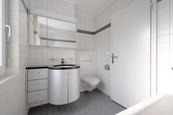 Charmante Dachwohnung mit grossem Balkon und Galerie! 4