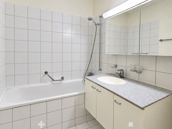 2.5 Zimmer-Wohnung mit Balkon und guter ÖV-Anbindung in Biel/Bienne 7