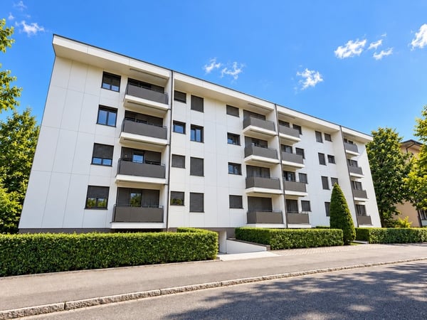 Moderne 1-Zimmer-Wohnung mit eigenem Aussensitzplatz 1