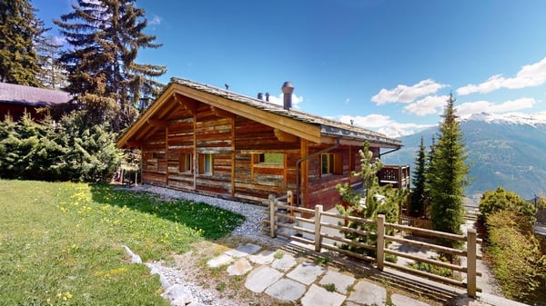 Crans - Chalet de haut standing avec vue imprenable sur les Alpes 1
