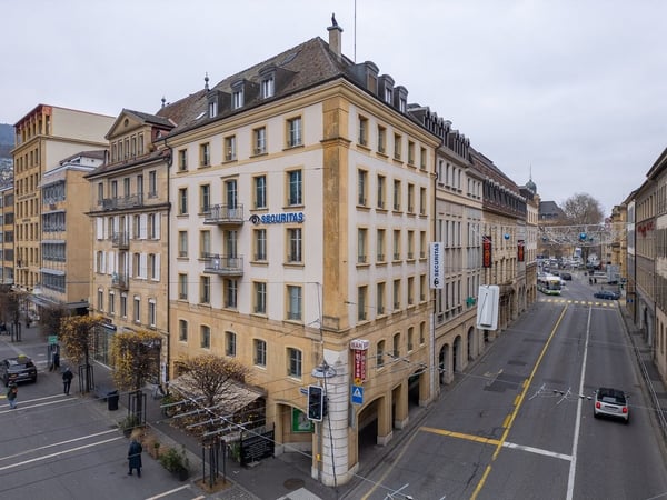 Surface bureau au centre-ville de Neuchâtel 1