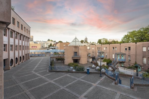 SUPERBES BUREAUX A DEUX PAS DE LA GARE ! 2