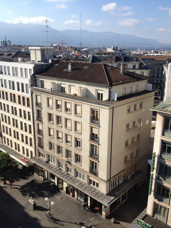 Reprise de Bail/ Bureau situé sortie galeries de la Gare Cornavin 1