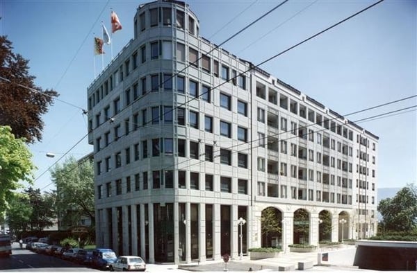 Place de parc intérieur dans le quartier de St-Jean 17