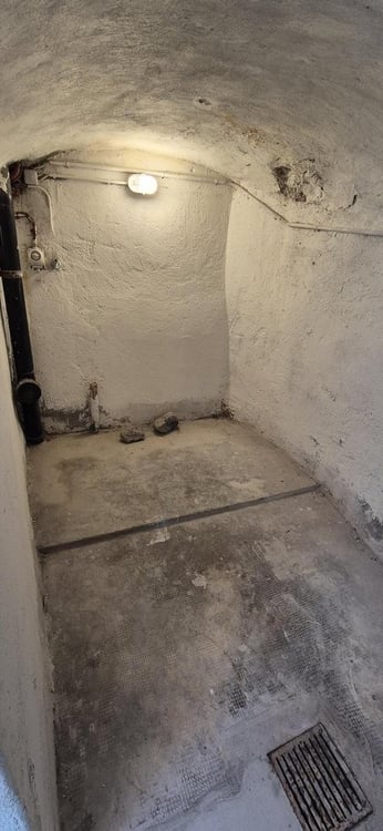 Dépôt de stockage proche de la gare - 1er loyer offert 2