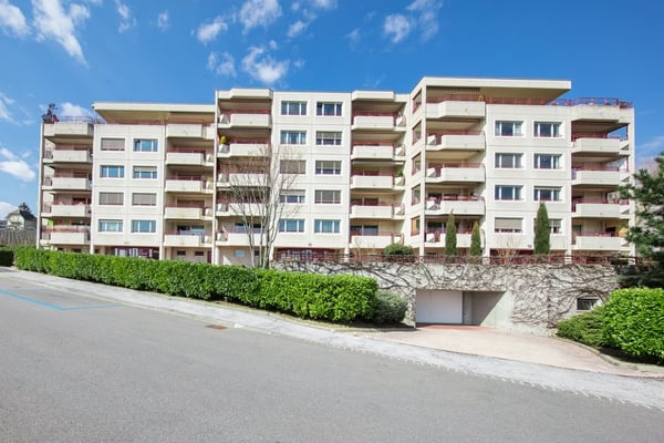 Place de parc intérieure à louer à la Rue des Troncs à Neuchâtel 13