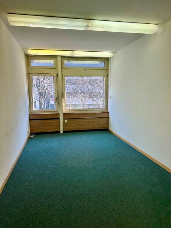 Surface à louer en plein centre-ville ! 2