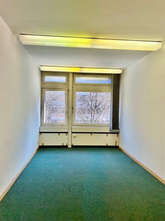 Surface à louer en plein centre-ville ! 4