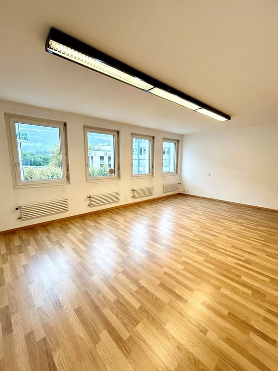 Bureau au centre ville de Sierre à louer dès le 01.08.2026 2