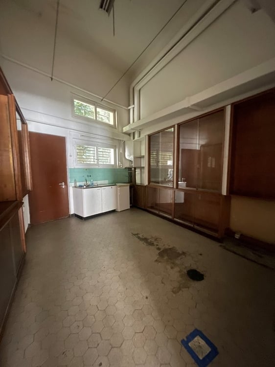 Surface commerciale avec emplacement idéal ! 7