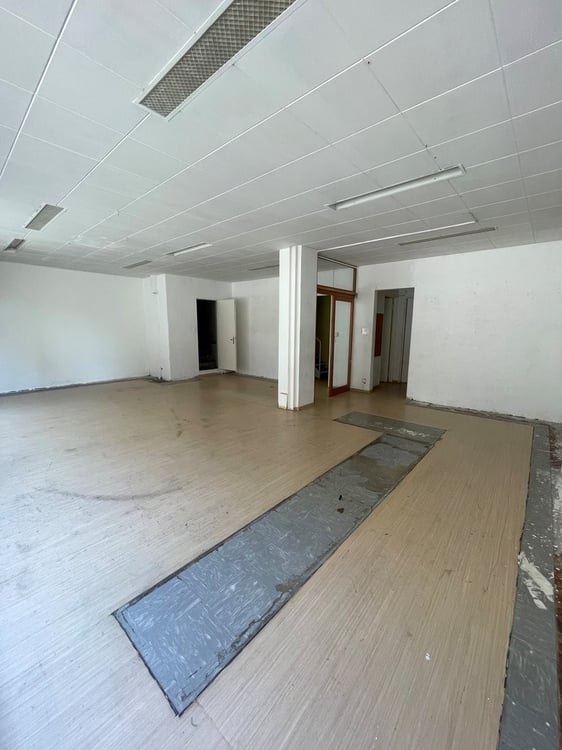 Surface commerciale avec emplacement idéal ! 5