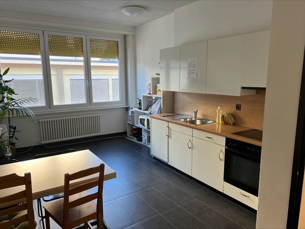 A saisir ! Bureau de 33m2 en ville de Renens 5