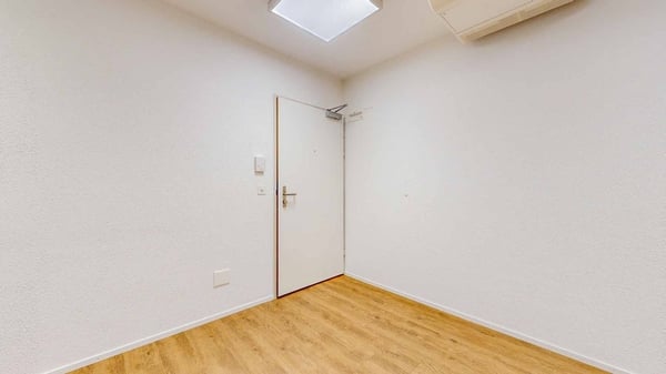 Spacieux bureau de 252m2 à louer au Centre-Ville de Sion 5