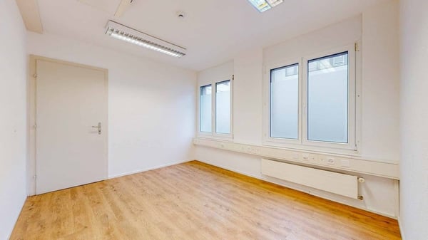 Spacieux bureau de 252m2 à louer au Centre-Ville de Sion 4