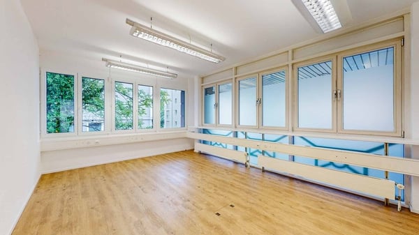 Spacieux bureau de 252m2 à louer au Centre-Ville de Sion 3