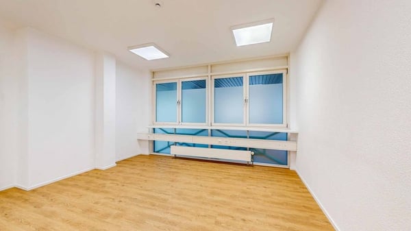 Spacieux bureau de 252m2 à louer au Centre-Ville de Sion 6