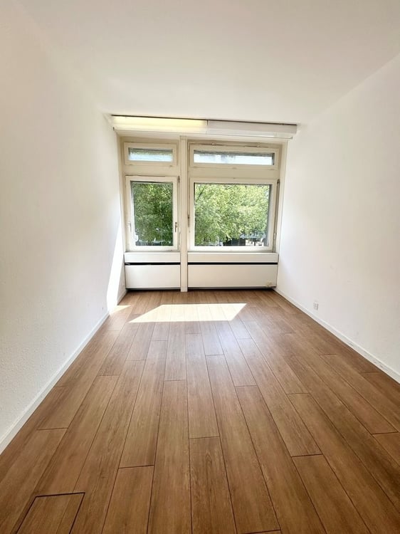 Bureau au centre-ville près de la gare ! 2