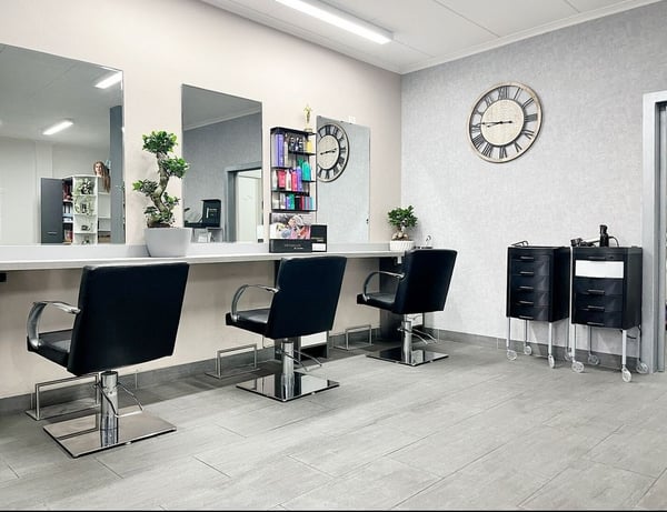 Salon de coiffure à louer proche du centre ville de Sion 3