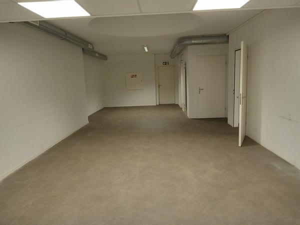 Local commercial d environ 290 m2 à louer immédiatement 3