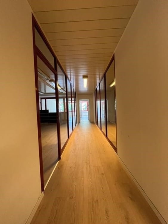 Vos nouveaux bureaux proche de l'autoroute ! 8