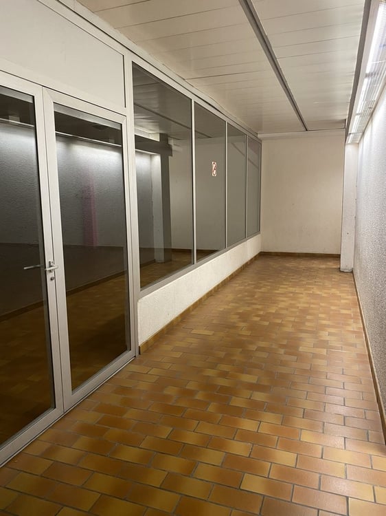 Local commercial situé dans le Centre Commercial de Montolieu 7
