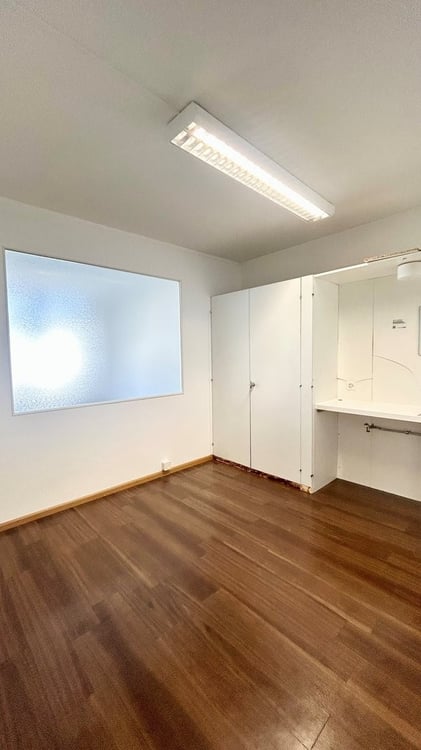 Bureau au centre-ville près de la gare 3