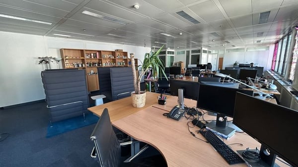 Surface Bureau 18m2 - 4ème étage - GBC 7