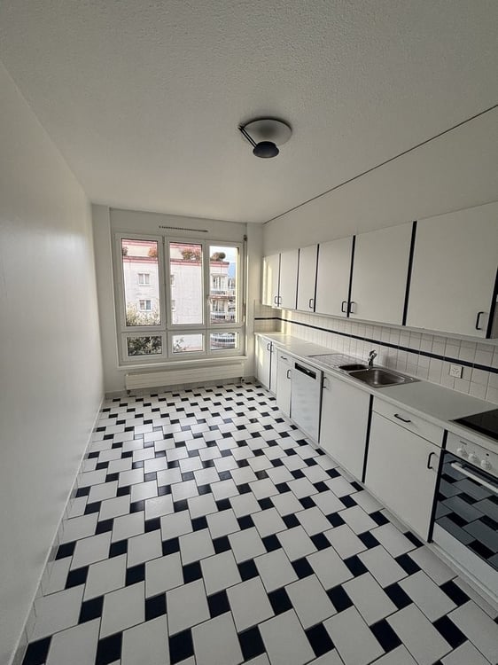 À saisir ! Splendide appartement dans un quartier résidentiel ! 4