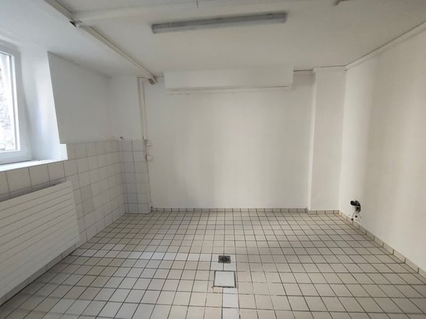 Grand local polyvalent idéalement situé à Lausanne 6