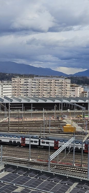 Box intérieur entre la gare et les Nations 16