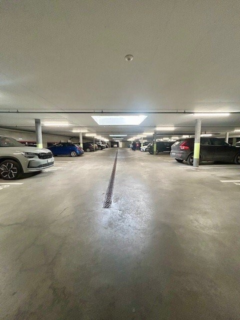 Places de parc intérieures à louer proche de la gare - Sierre 2