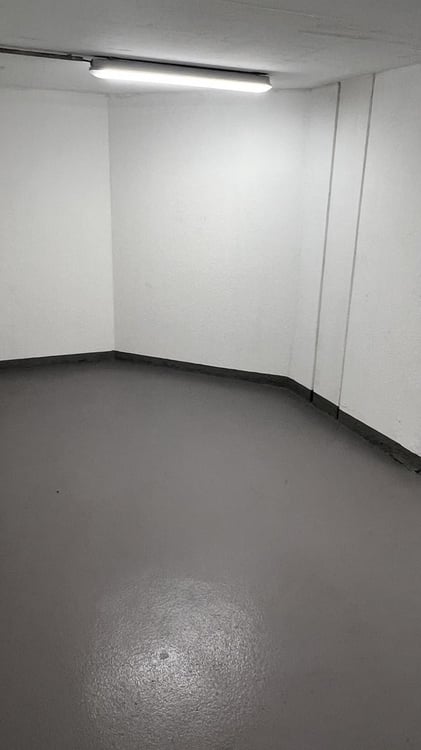 Dépôt de 5 a 27m2 sous-sol accès en voiture et place de livraison 5