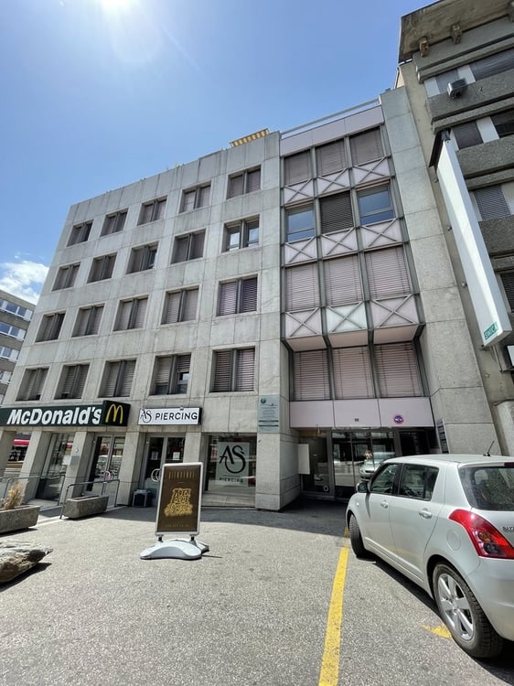 Place de parking à côté de la Gare 4