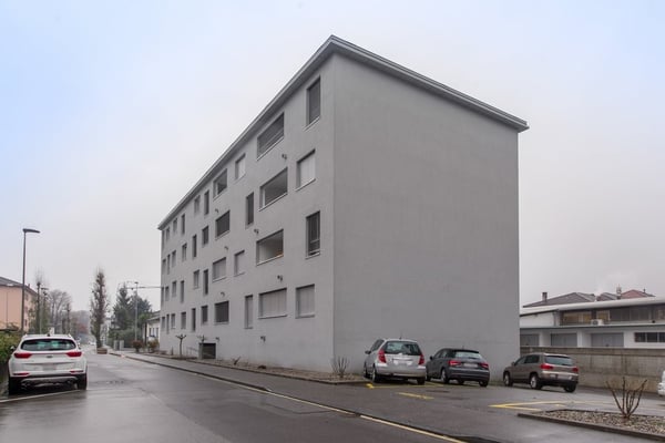 Posteggio esterno vicino al centro città