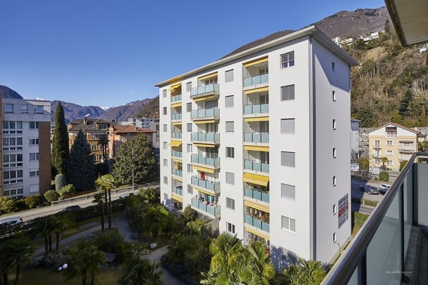 Luminoso 3.5 locali immerso nel verde nel cuore di Locarno