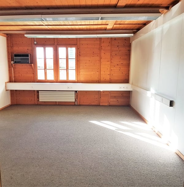 Surface commerciale à louer à côté de la gare 2