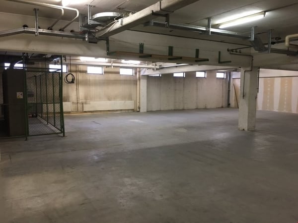 Attraktive Lagerflächen im 1. UG mit Warenlift 5