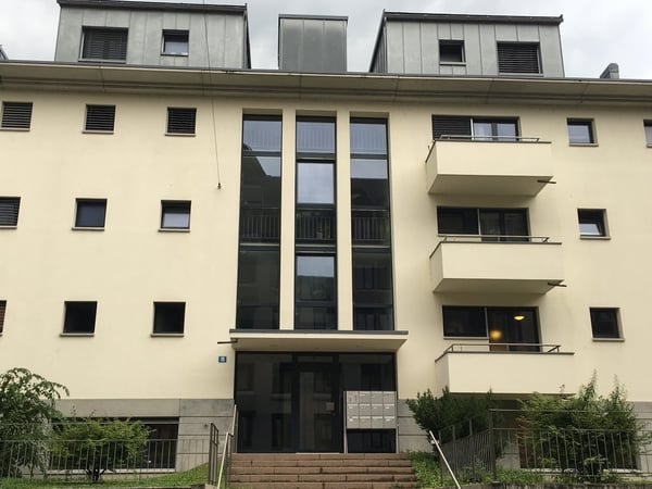 Einstellplätze Nähe Bahnhof Enge 18