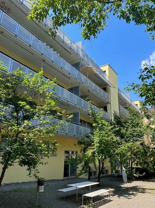 Einstellplatz zu vermieten in Zürich! 1