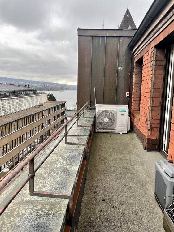 Wohnung/Büro in historischer Liegenschaft 10