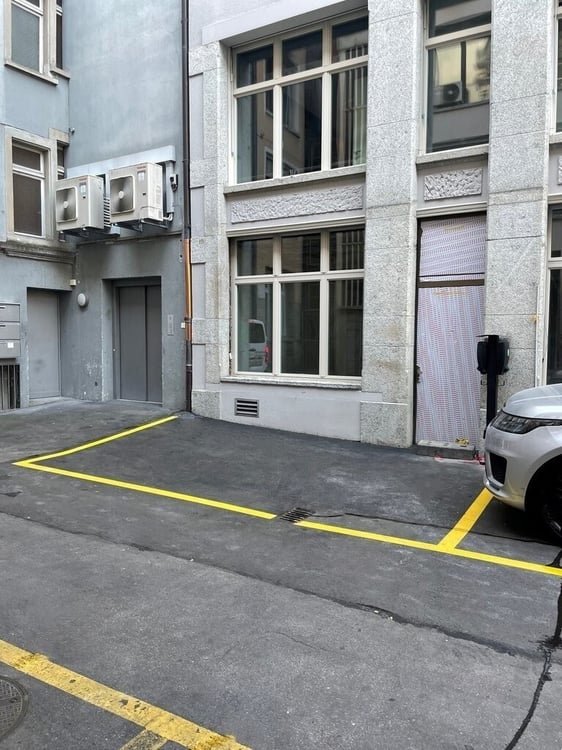 Parkplatz zu vermieten in Zürich 1