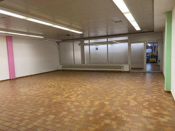 Idéalement situé dans le Centre Commercial 4