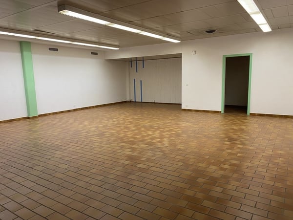 Idéalement situé dans le Centre Commercial 6