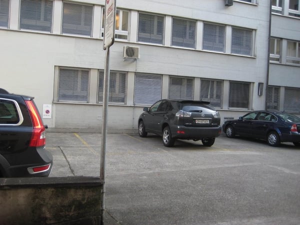 Flexibler Parkplatz im begehrten Kreis 8 - befristet bis 31.12.2026 3